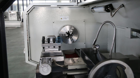 Le tour Mini Cnc Lathe For Alloy en métal de la commande numérique par ordinateur CK6140 roule
